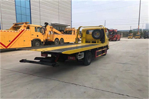 高港非事故拖车