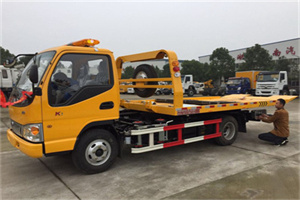 高港哪里有拖车服务